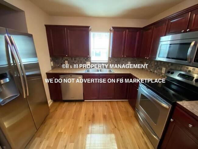 Building Photo - 512 W 86th St