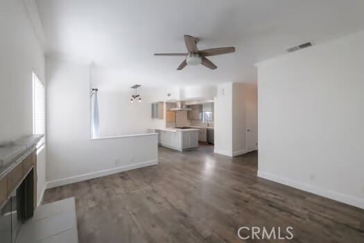 Building Photo - 703 Main St