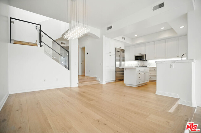 Building Photo - 6440 Lunita Rd