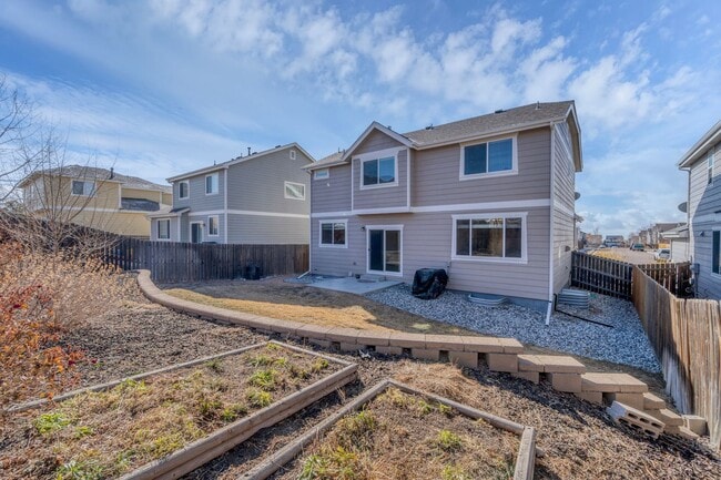 Building Photo - Beautiful 2 Story Home!
