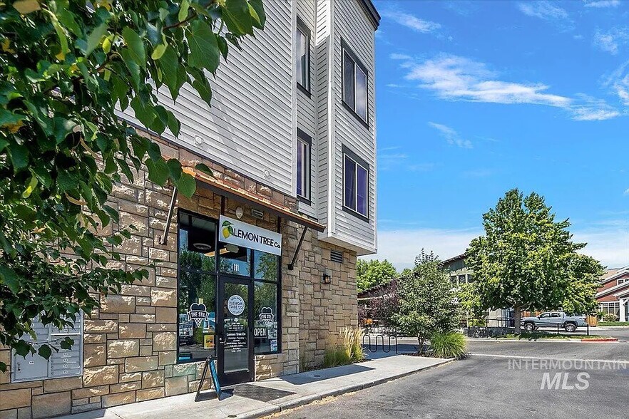 Building Photo - 3918 S Mill Site Ave