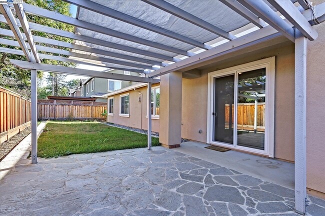 Building Photo - 1610 Chestnut Ct