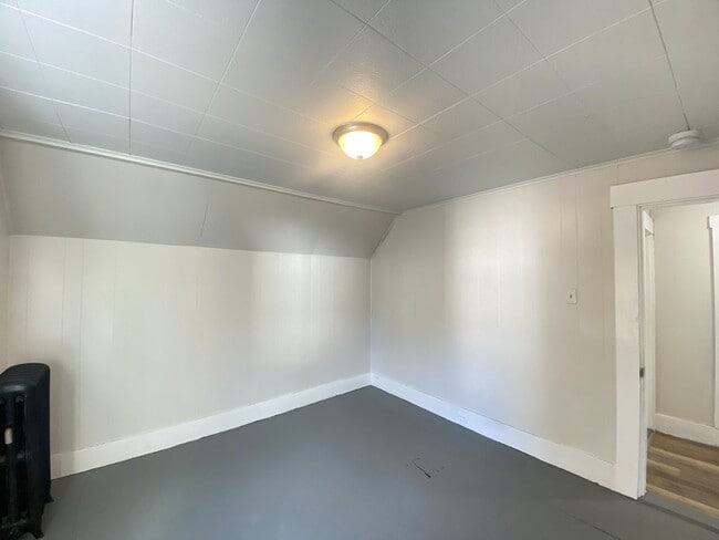 Building Photo - 348 Portland St