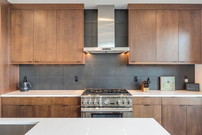 Building Photo - 7740 Seward Park Ave S