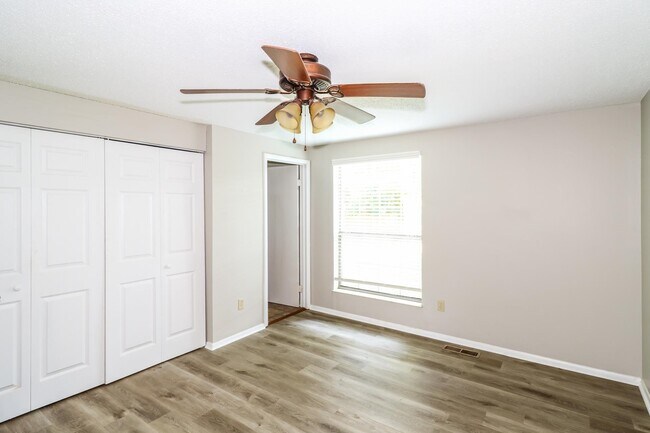 Building Photo - 6801 Autumnhill Ln