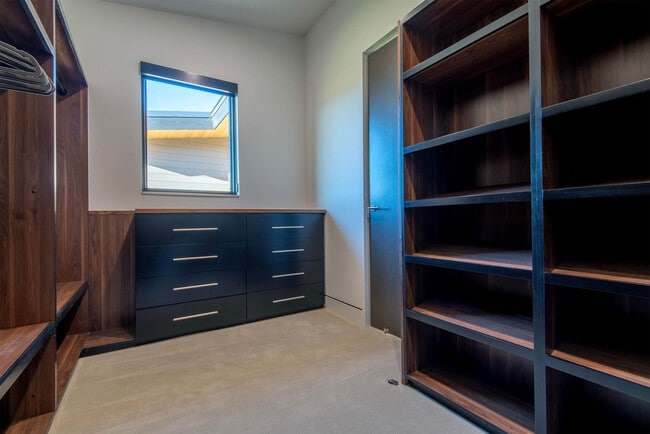 Building Photo - 779 Lucia Ln