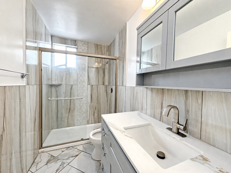 Building Photo - 3160 Groom Dr