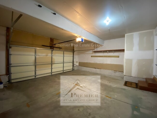 Building Photo - 790 San Bruno Pl
