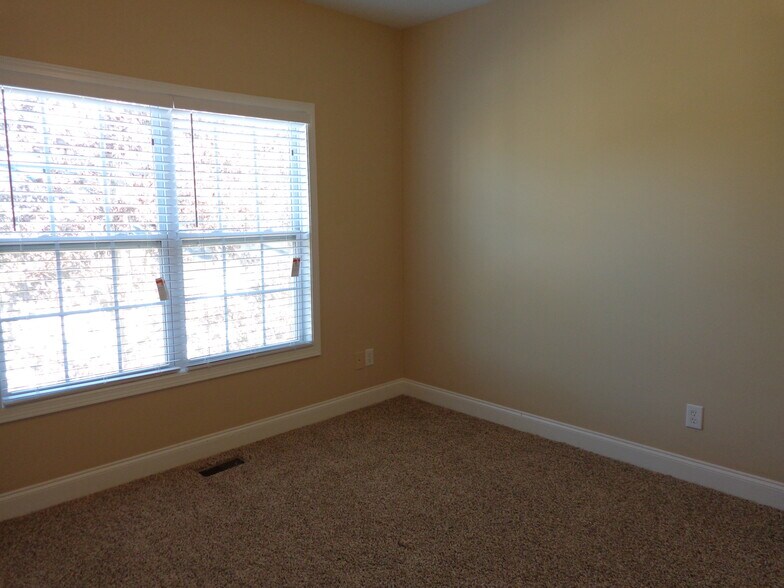 Building Photo - 114 Stiles Dr