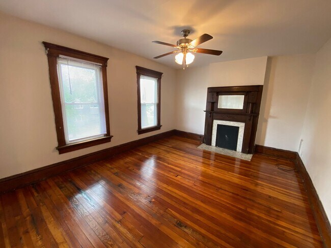 Building Photo - King Ave 252-254 SCR