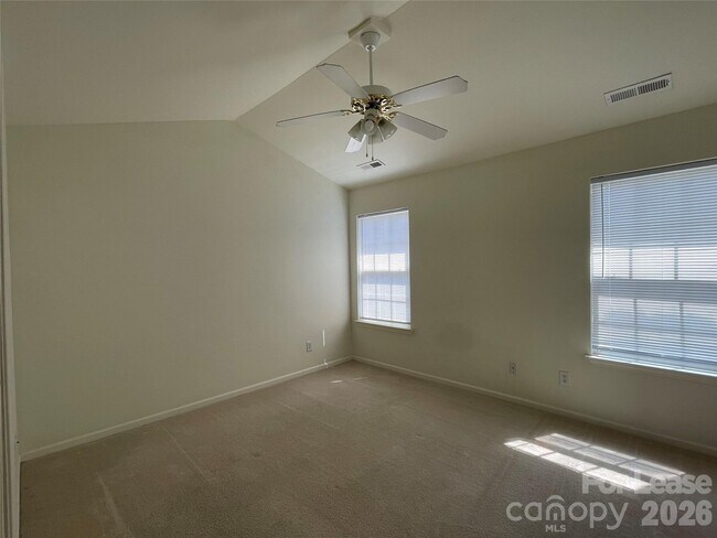 Building Photo - 5703 Erin Dr