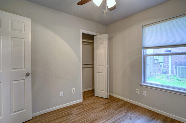 Building Photo - 15 White Bark Pl
