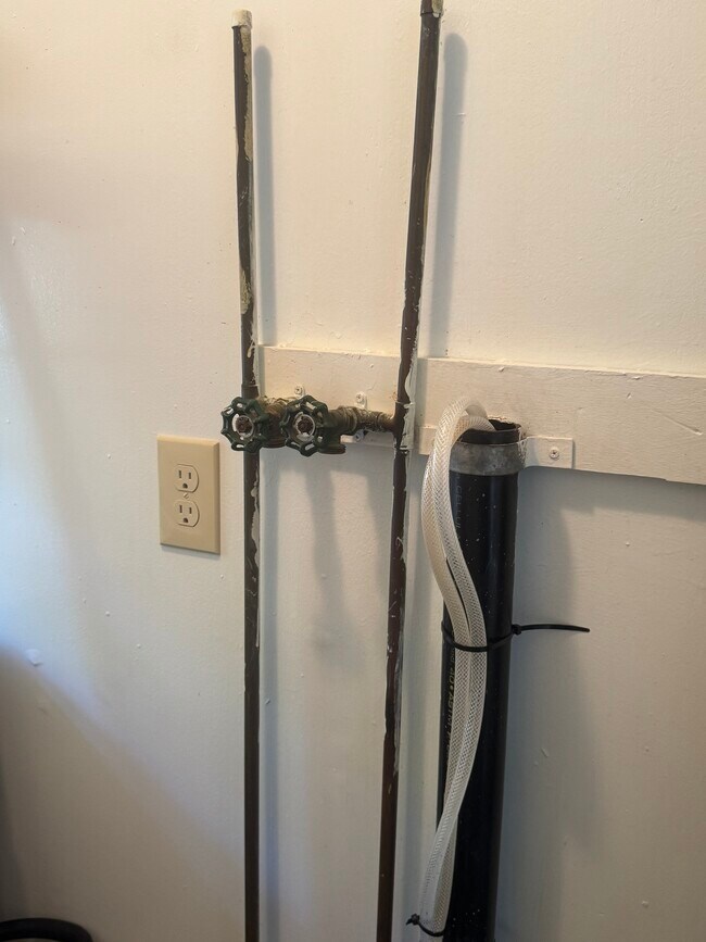 Building Photo - 87 Butler St