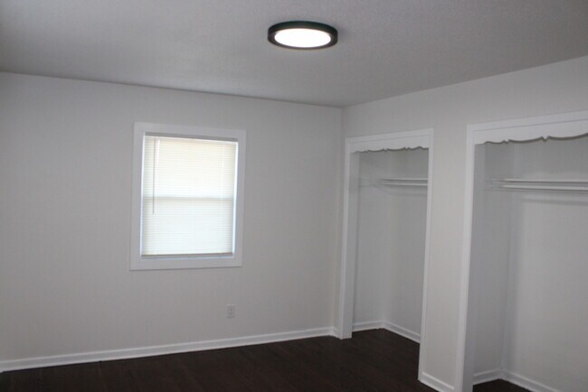 Building Photo - Beautiful 4-bedroom, 3 full baths home located in Independence, MO