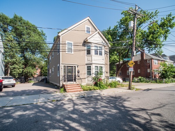 Building Photo - 145 Murdock St