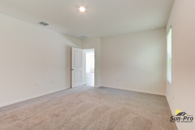 Building Photo - 4240 Acoma Dr