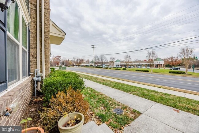 Building Photo - 43831 Stubble Cor Sq