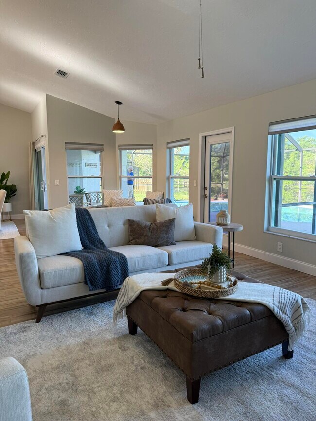 Building Photo - 3786 Sierra Dr