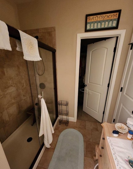 Building Photo - 516 Persimmon Ln