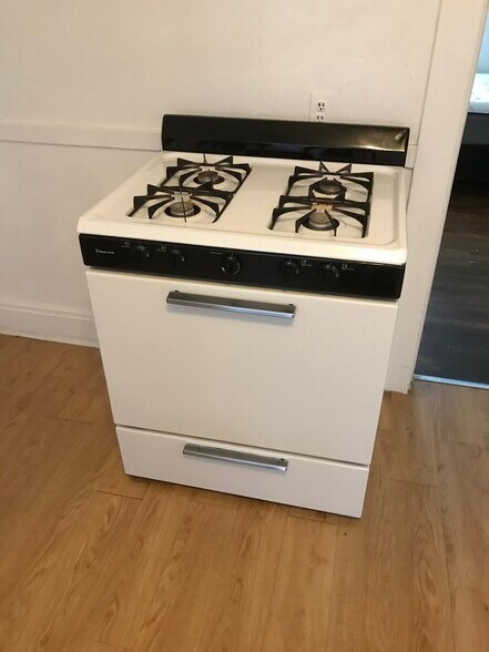 Building Photo - 2210 Murray Hill Rd