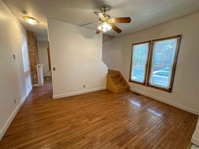Building Photo - Highland 1557-1559 1557HSLLC