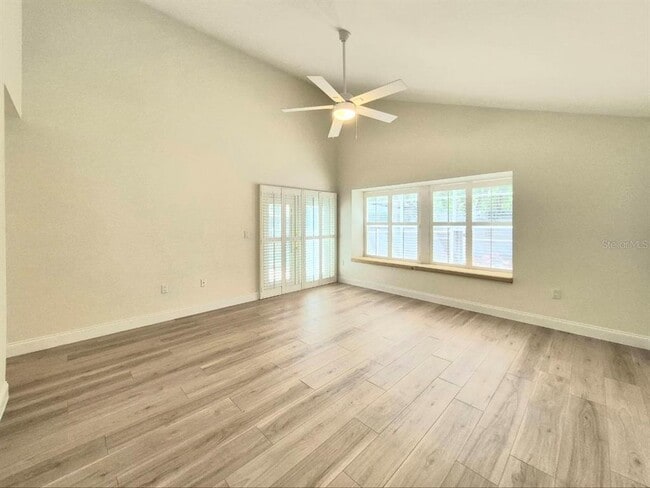 Building Photo - 2214 Green Oaks Ln