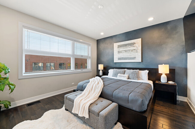 Building Photo - 2019 N Bingham St