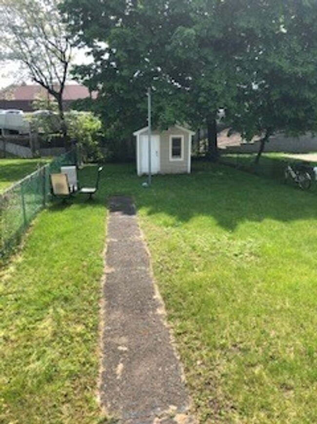 Building Photo - 63 Mechanic St