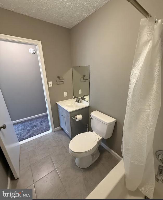 Building Photo - 30 Sycamore Dr