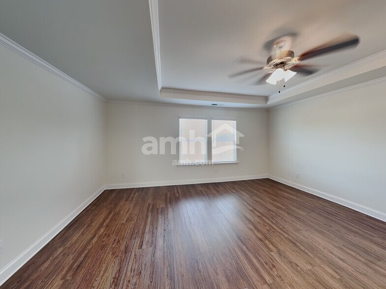 Building Photo - 706 Cyprus Ave