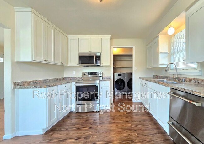 Building Photo - 1083 Alder Ave