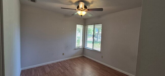 Building Photo - 642 Silvertop Way