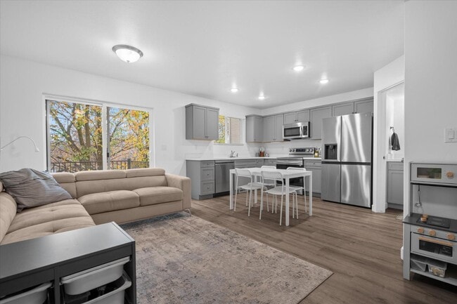 Building Photo - 645 S Plum Creek Ln E