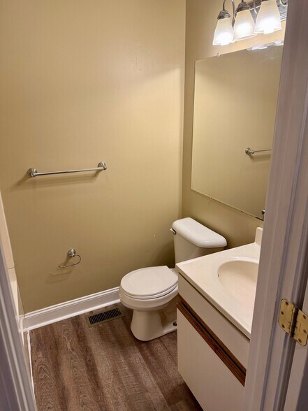 Building Photo - 2305 Adams Ave