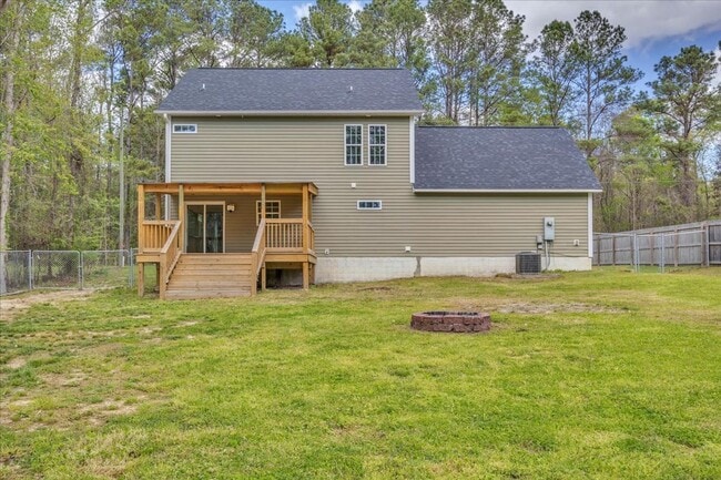 Building Photo - 3 Bedroom 2.5 Bathroom Home