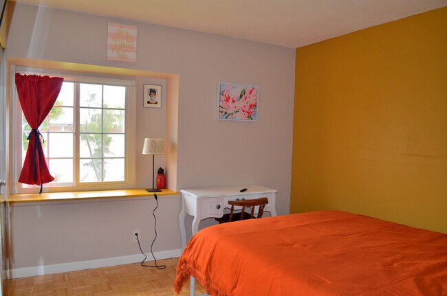 Building Photo - 8871 Belmont St