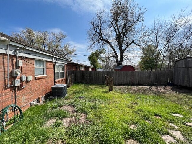 Building Photo - 4716 SE 27th St