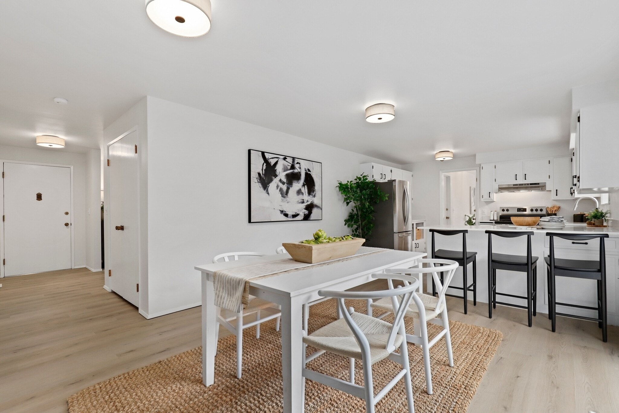 Dining room - 3601 NE 145th St