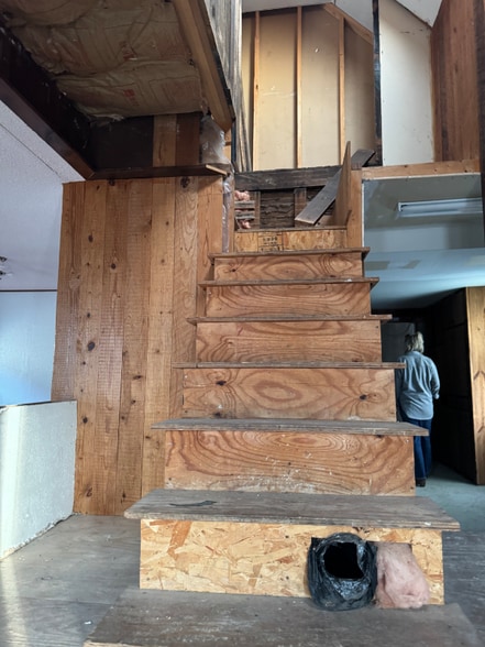 Building Photo - 112 S B St