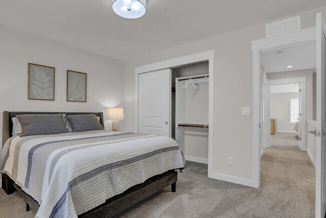 Building Photo - 3719 Venice Grove
