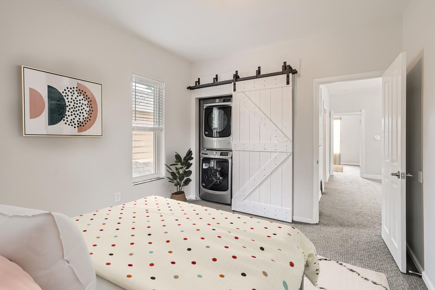 Building Photo - Dazzling North Capitol Hill home with fenced yard