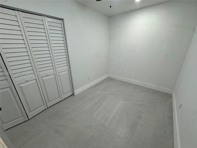 Building Photo - 10245 SW 37th Terrace