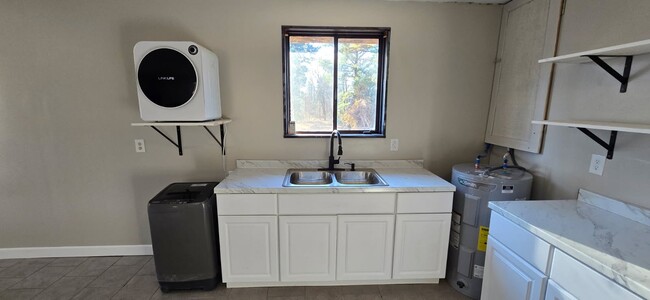 Building Photo - 20661 Monrovia Rd