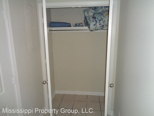 Building Photo - 3 br, 3 bath House - 1602 Jackson Avenue W...