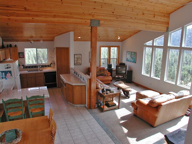 Primary Photo - 12821 Sierra Dr E