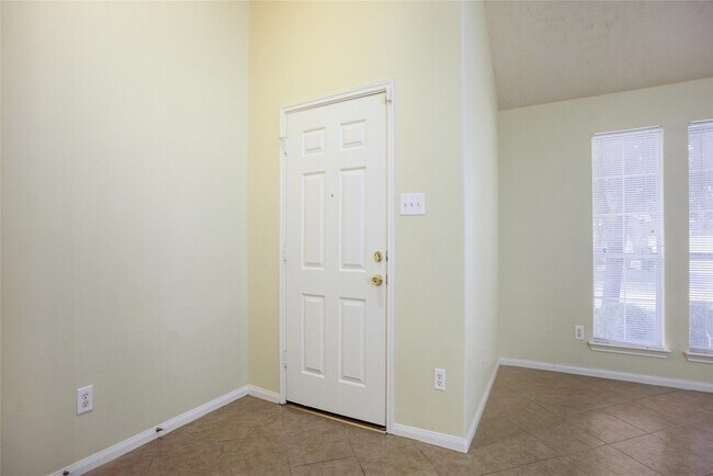 Building Photo - 8410 Taraglen Ct