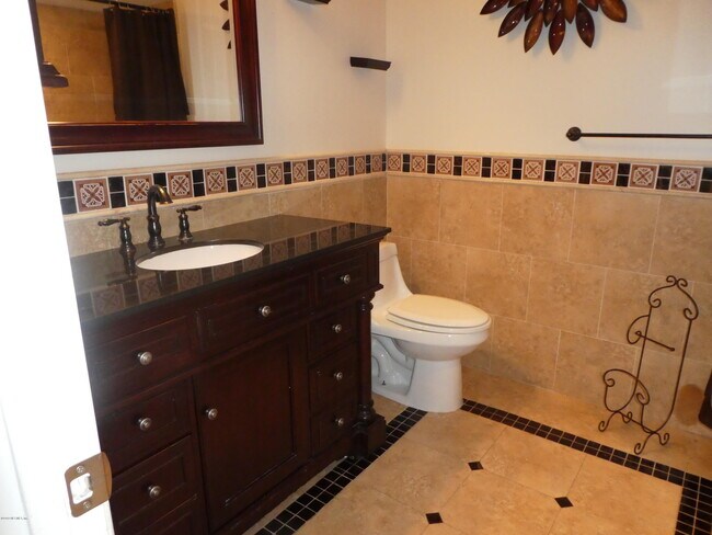 Building Photo - 8804 Ivymill Pl N