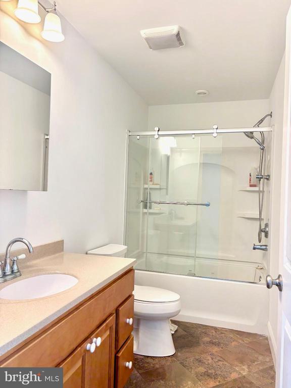 Building Photo - 448 Dock Rd