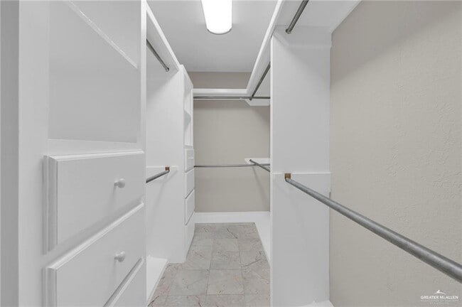 Building Photo - 9812 Las-Palmas Dr