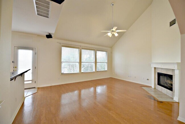 Building Photo - 1803 Jojoba Dr